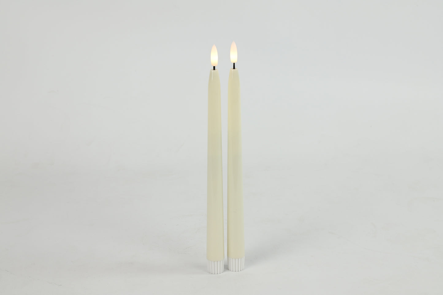 Tischkerze gotisch 2,2cm,LED rd Elegance S s/2 creme H28cm